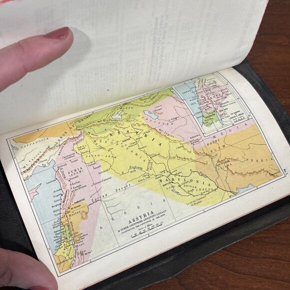Holy Bible Old & New Testament Nelson Congregational Publishing Society W/ Maps - Picture 12 of 13